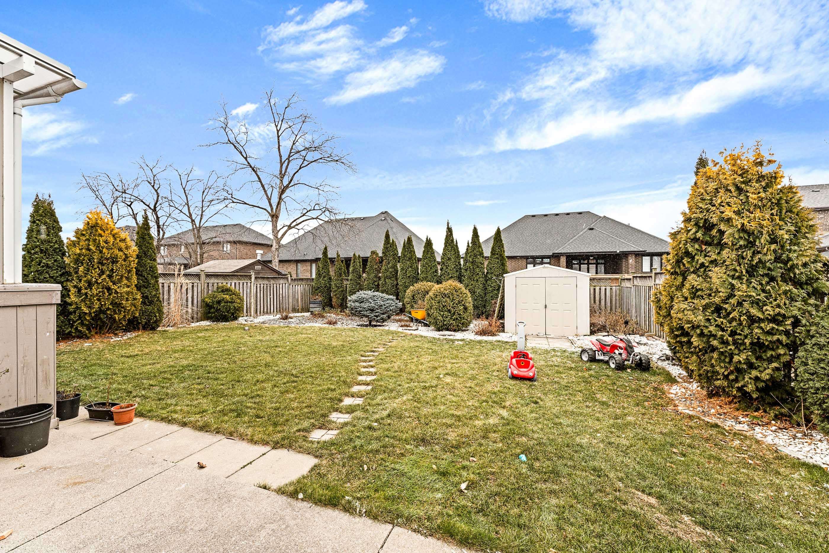 Lakeshore, ON N8L 0W5,1119 Monarch Meadows DR