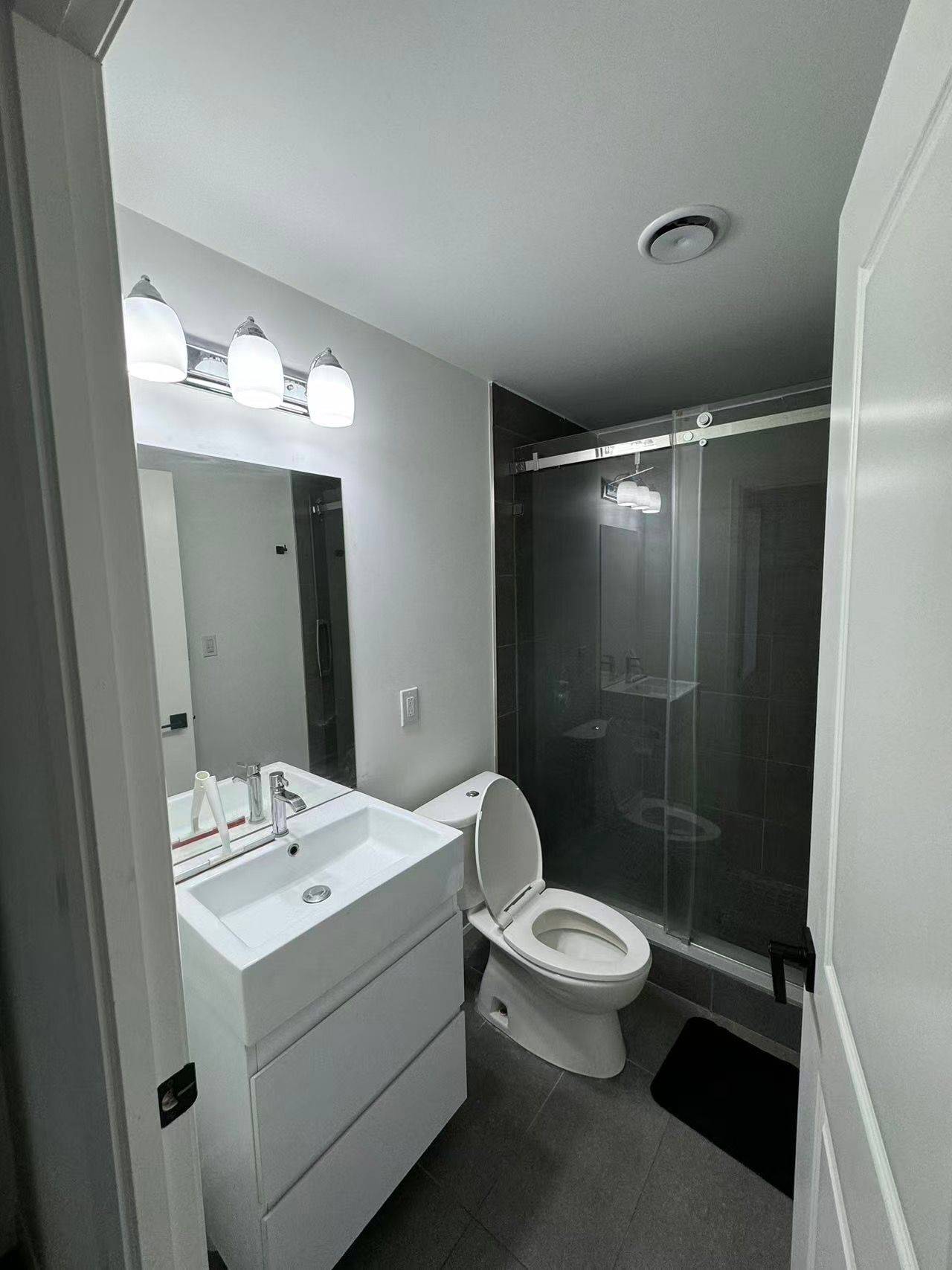 Brantford, ON N3S 0K5,7 Erie AVE #512