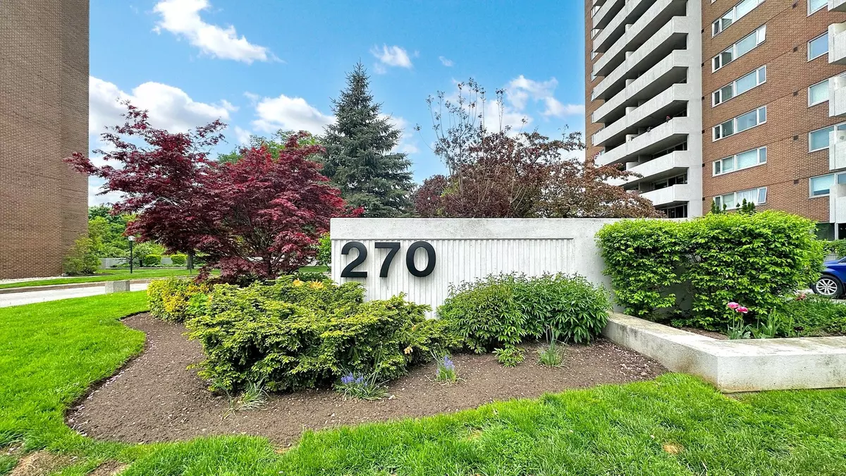 Toronto W03, ON M6N 4X7,270 Scarlett RD #710