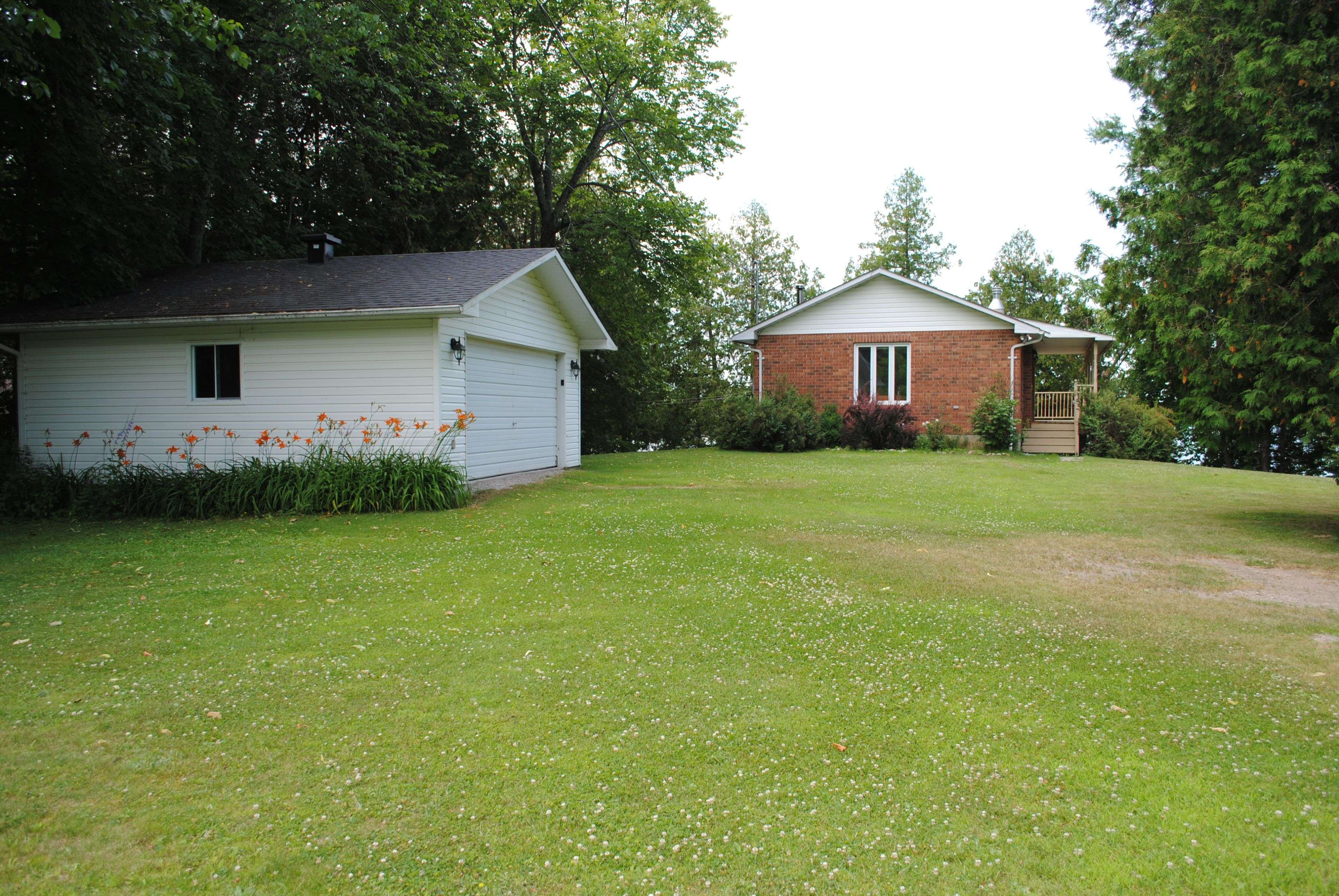 Rideau Lakes, ON K0G 1L0,64 B7 RD