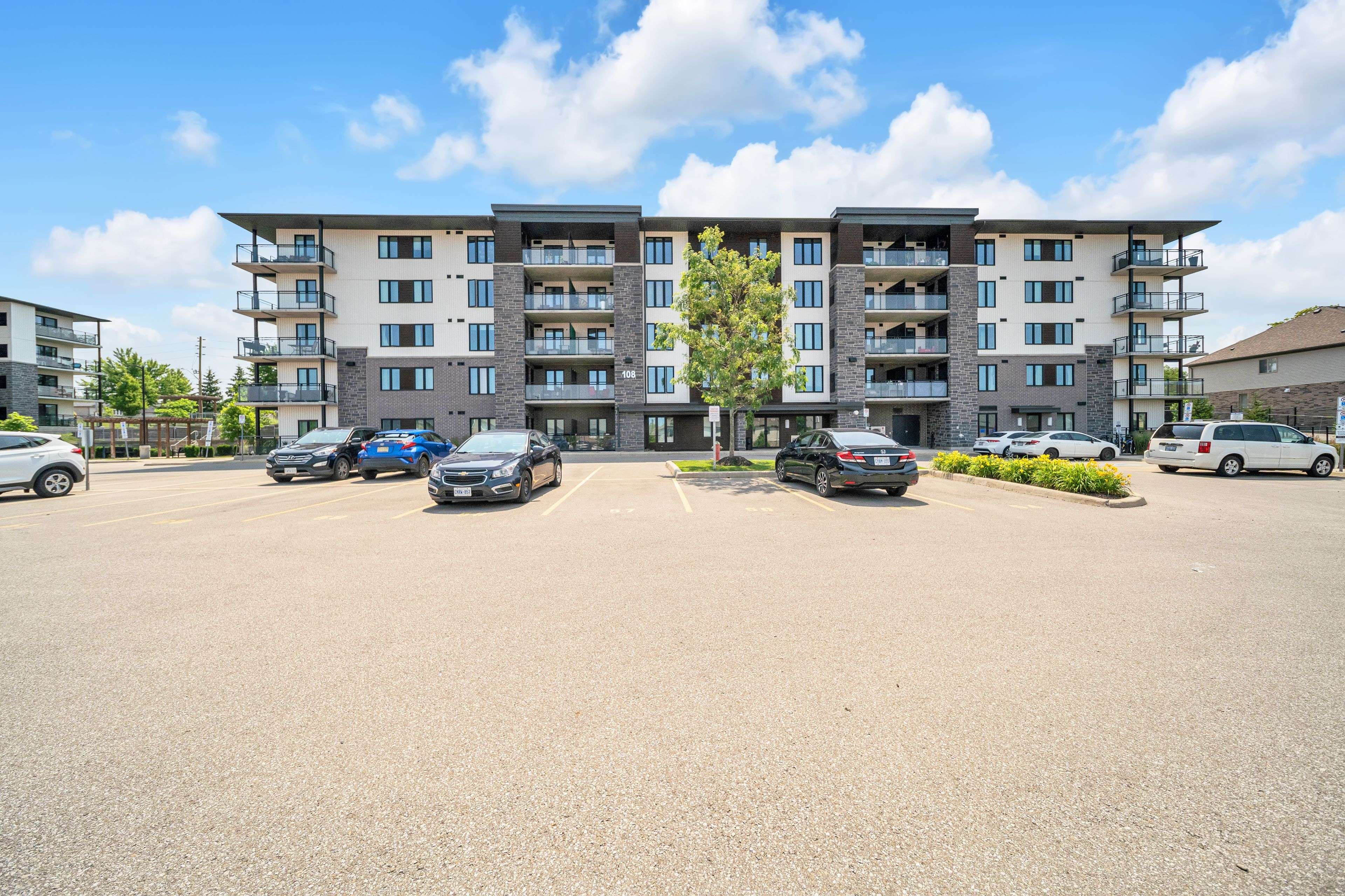 Guelph, ON N1E 0P8,108 Summit Ridge DR #412