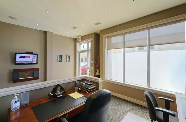 Newmarket, ON L3Y 9A2,16945 Leslie ST #7