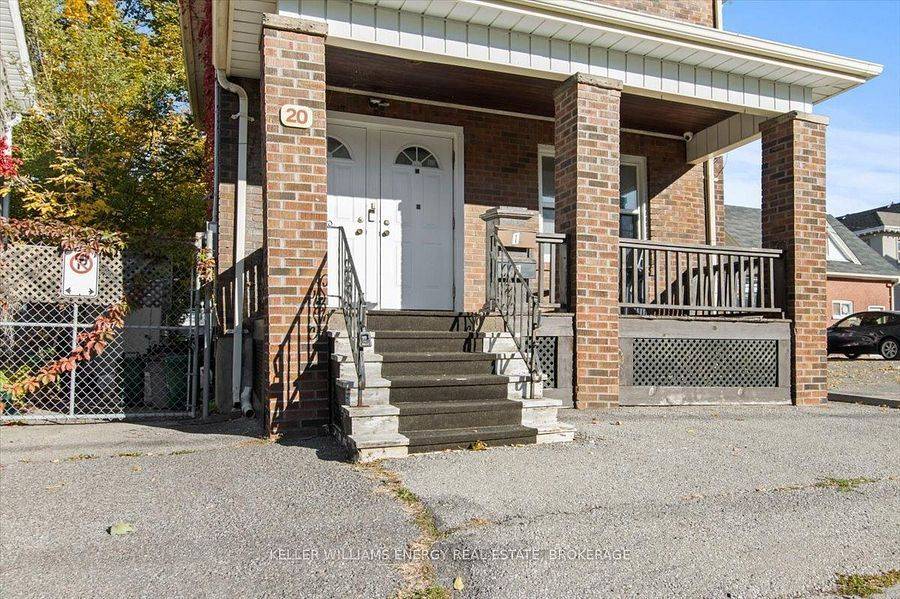 Oshawa, ON L1G 1L9,20 Colborne ST W #2
