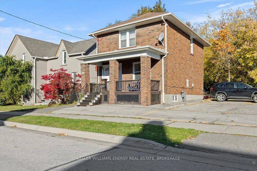 Oshawa, ON L1G 1L9,20 Colborne ST W #2