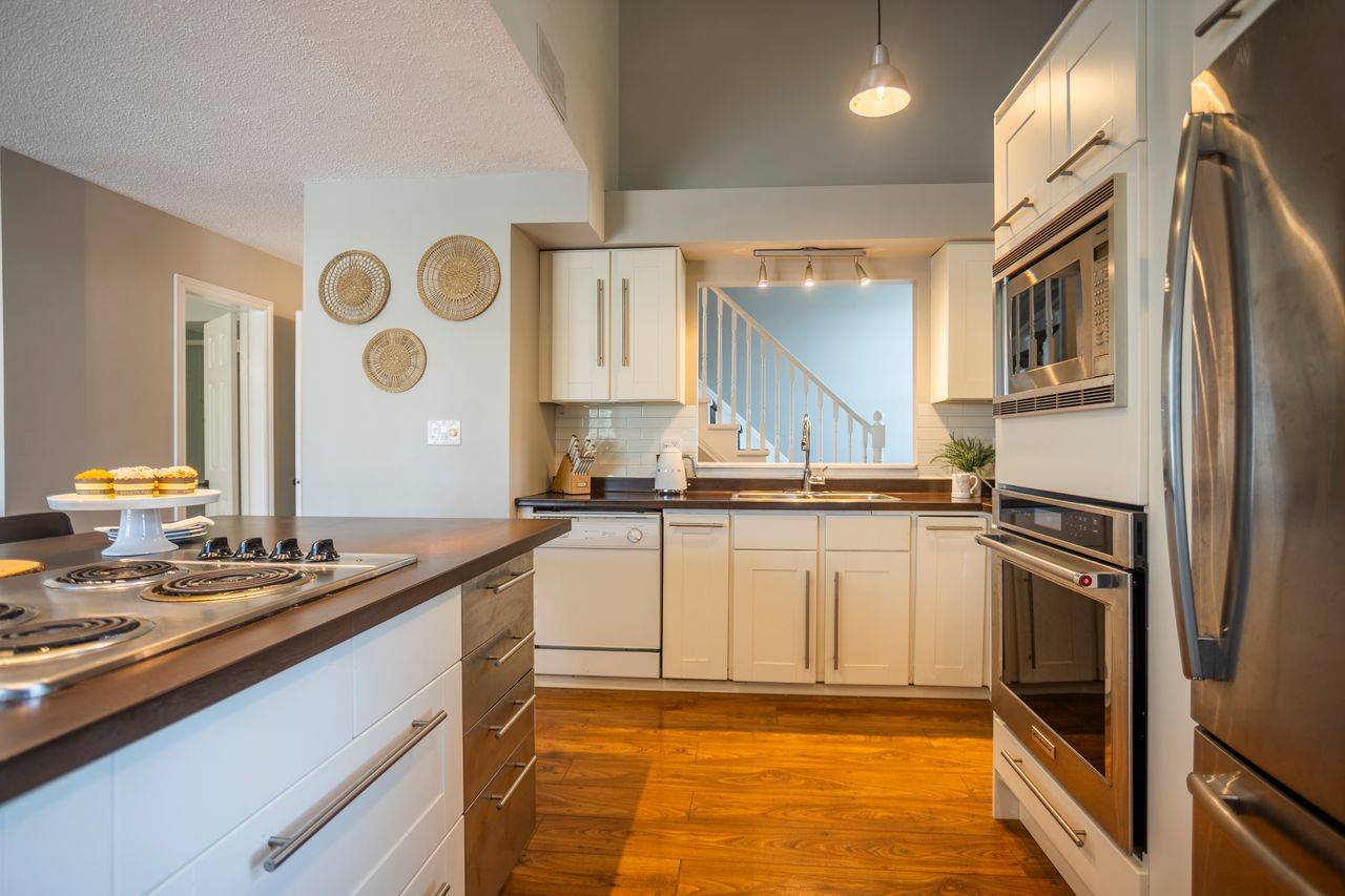 Clarington, ON L1E 1S8,1655 Nash RD #C2