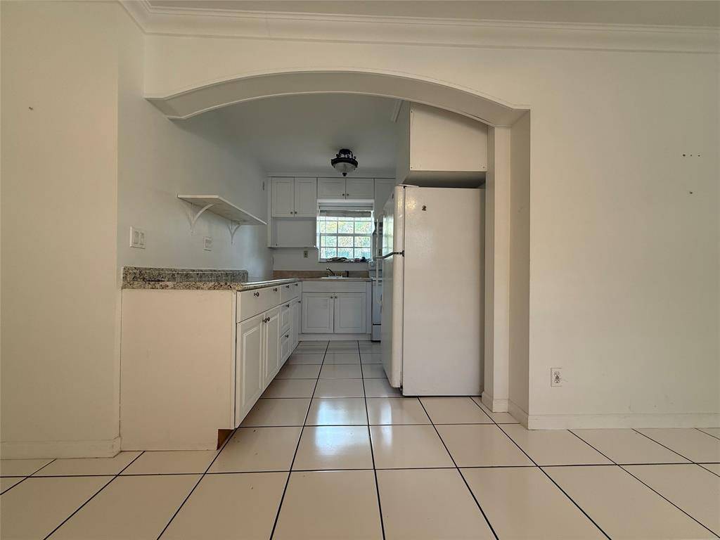 Fort Lauderdale, FL 33304,421 NE 11th St #5