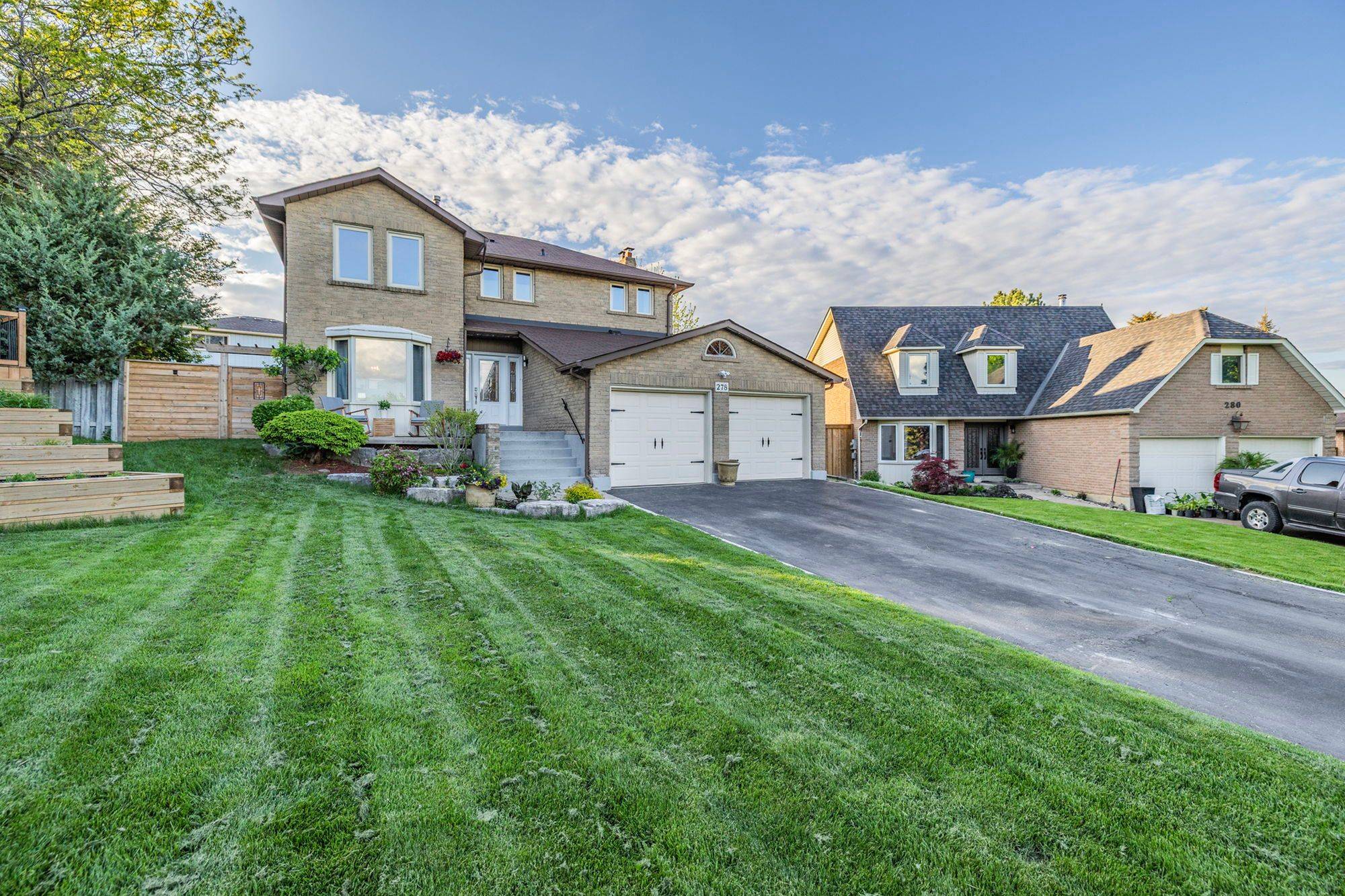 278 Durham CT, Newmarket, ON L3Y 6C9