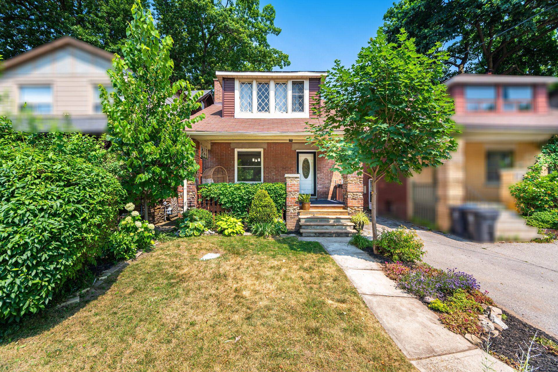 Toronto W04, ON M9N 1C9,24 Skyes AVE