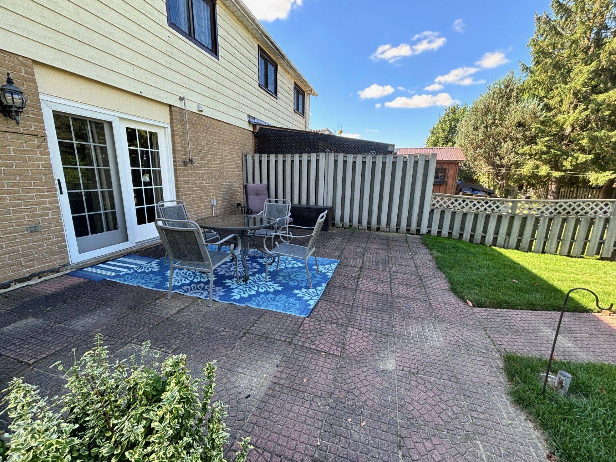 Hanover, ON N4N 3J4,704 11th ST E