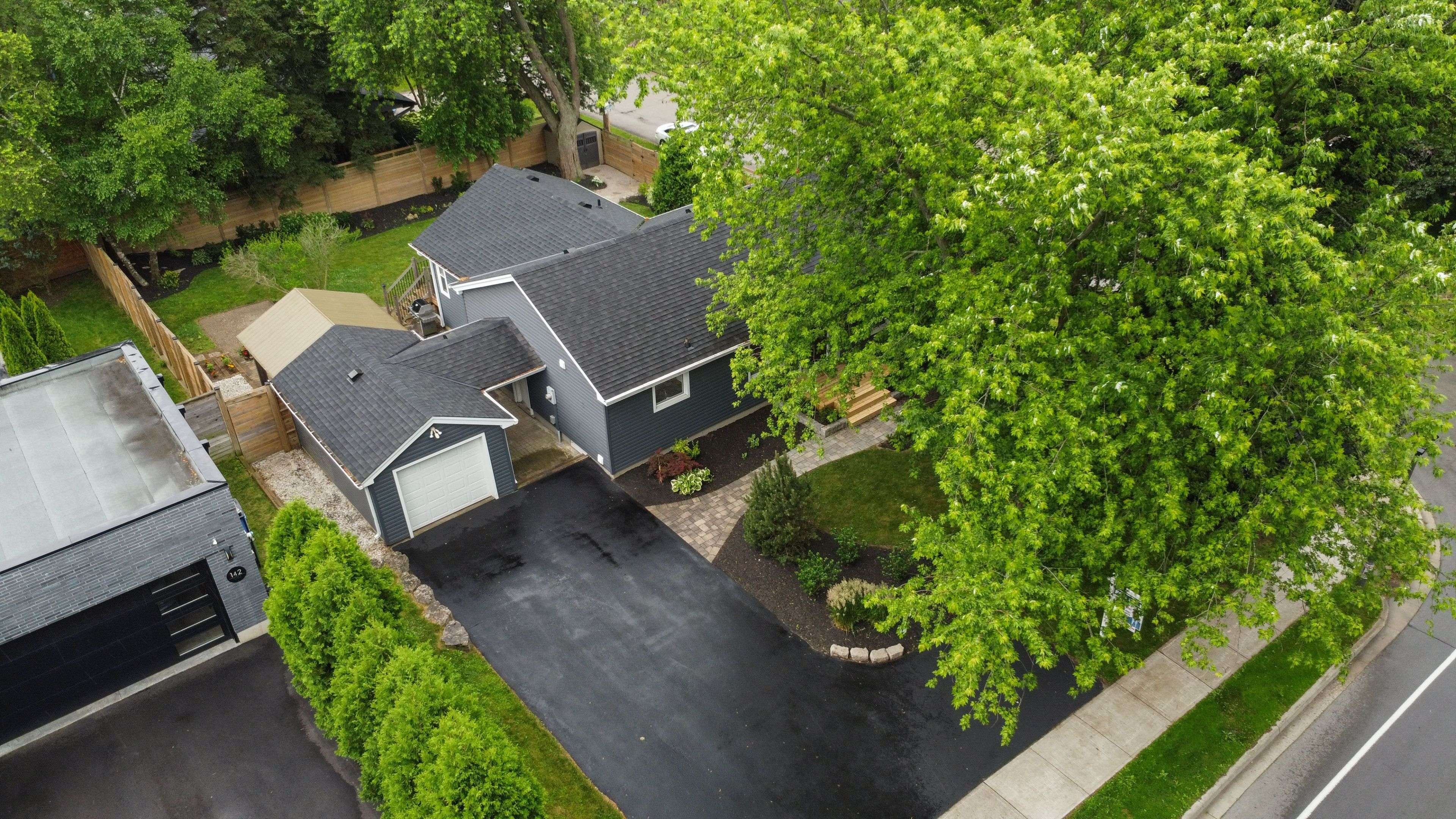 Hamilton, ON L9G 2W9,136 Mohawk RD