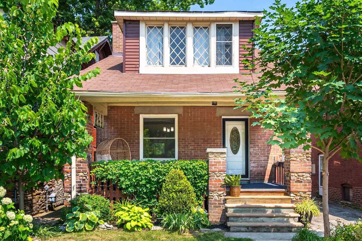 Toronto W04, ON M9N 1C9,24 Sykes AVE