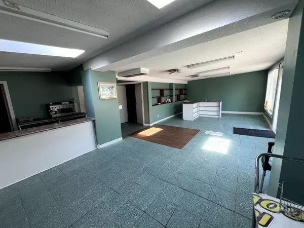 Wasaga Beach, ON L9Z 2K9,111 Main ST #2