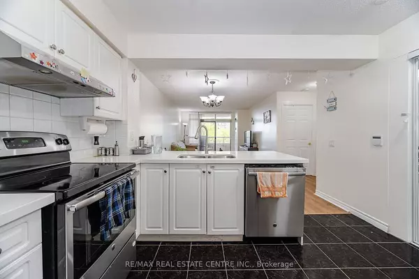 Mississauga, ON L5R 3Z5,35 Kingsbridge Garden CIR #514