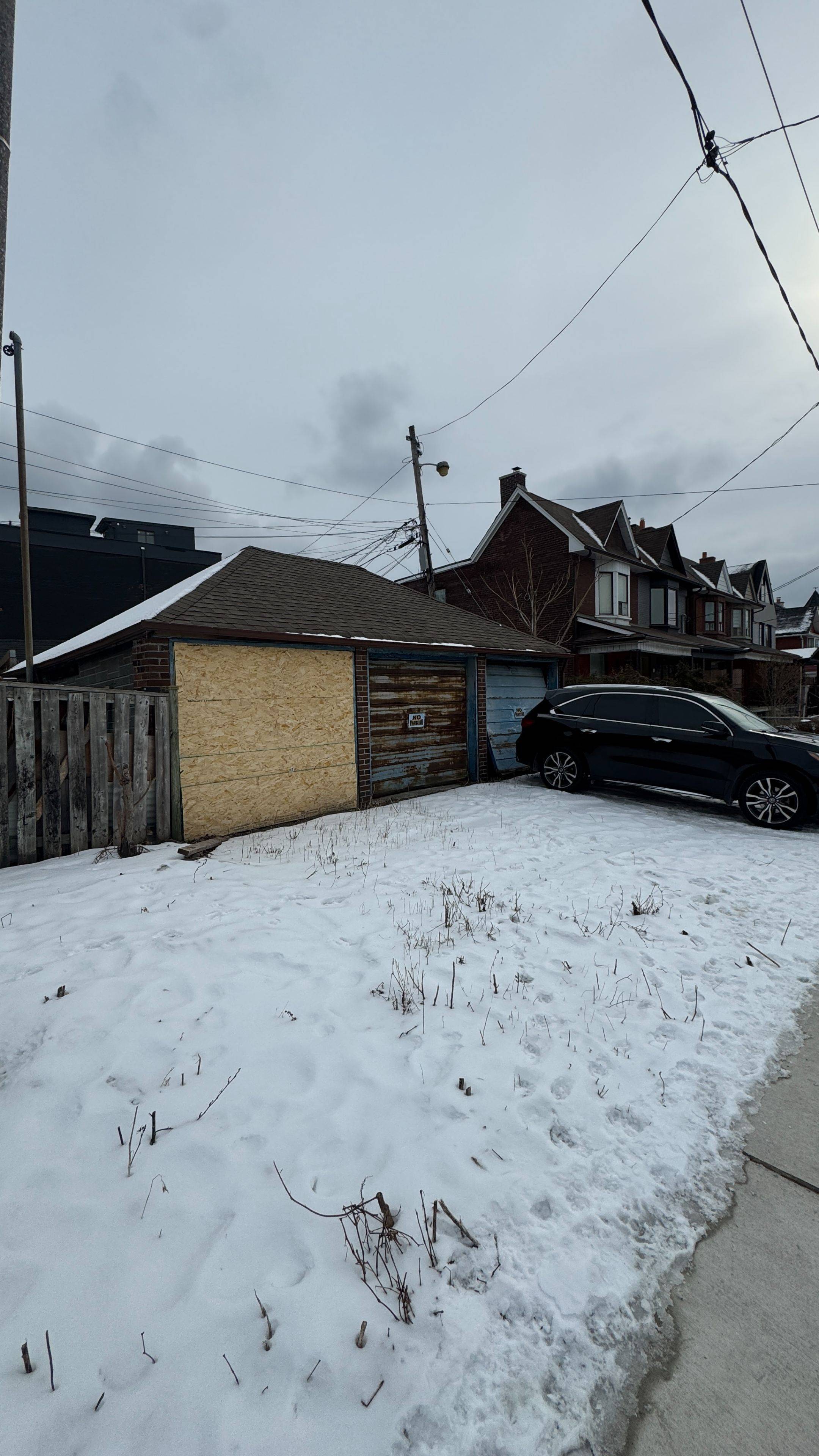 Toronto C02, ON M6H 2G4,1159 Davenport RD