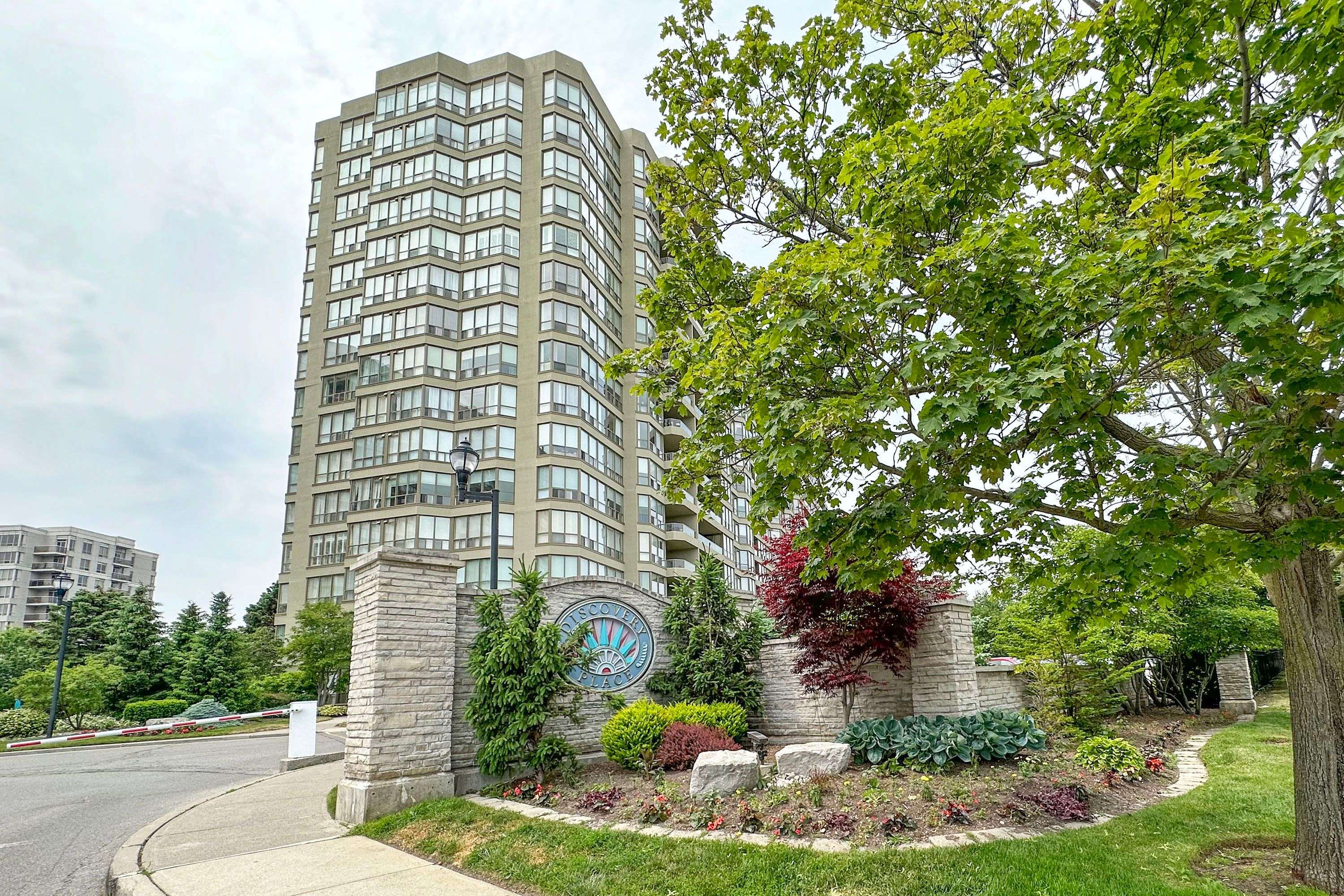 1890 Valley Farm RD #1011, Pickering, ON L1V 6B4