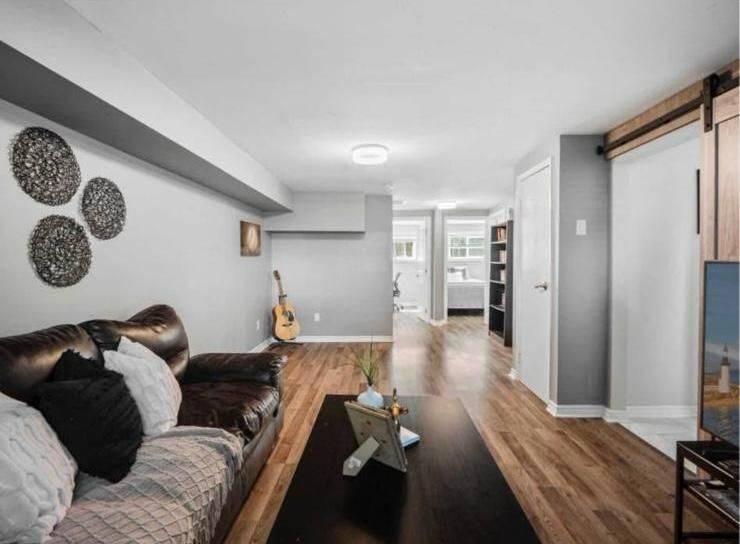 Oshawa, ON L1J 7B4,174 Castlebar CRES #BSMT