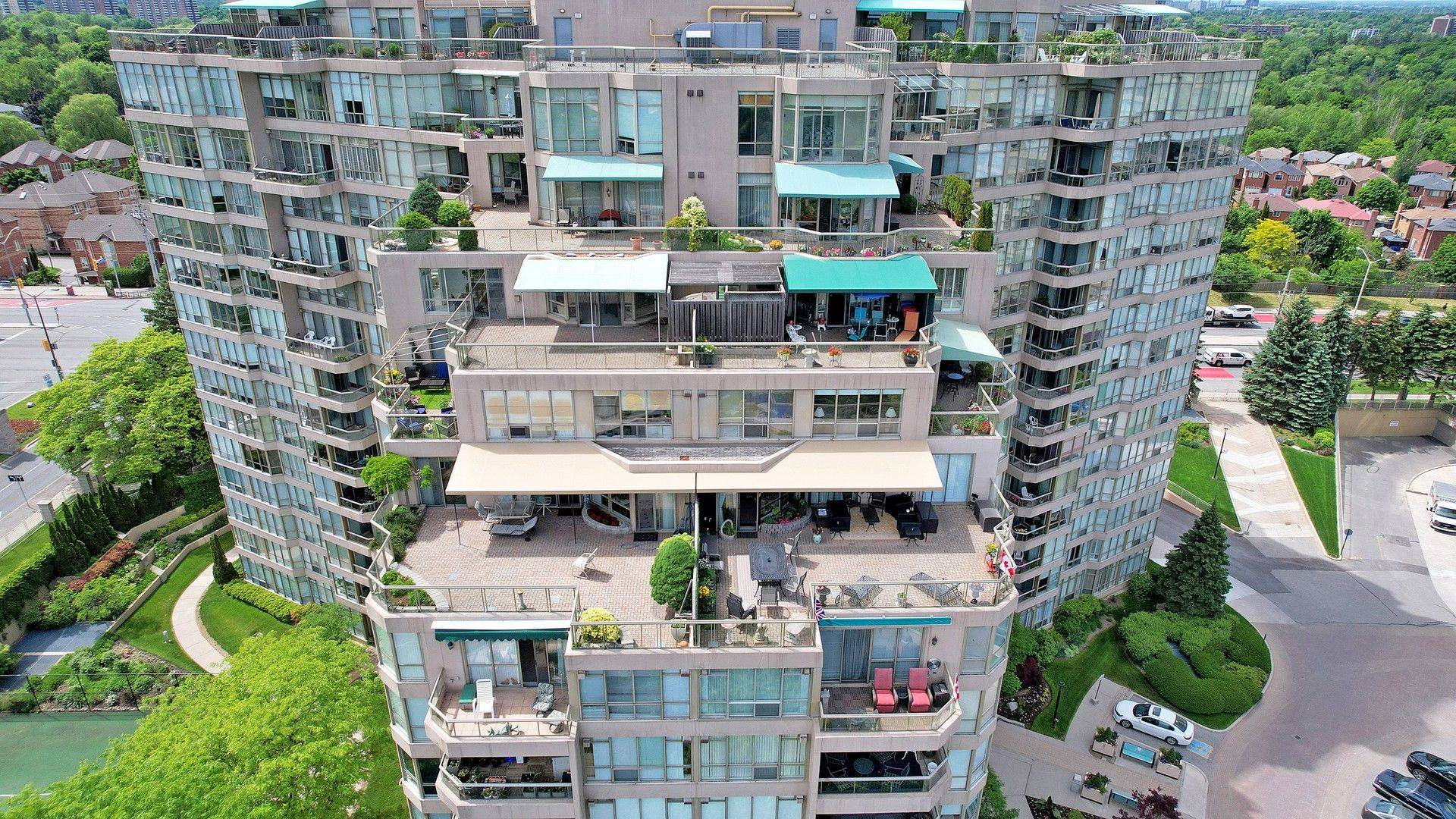 Toronto E08, ON M1E 5B5,10 Guildwood Pkwy #1226