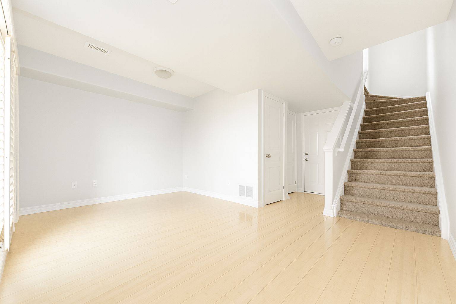 Grimsby, ON L3M 0B2,89 Willow LN