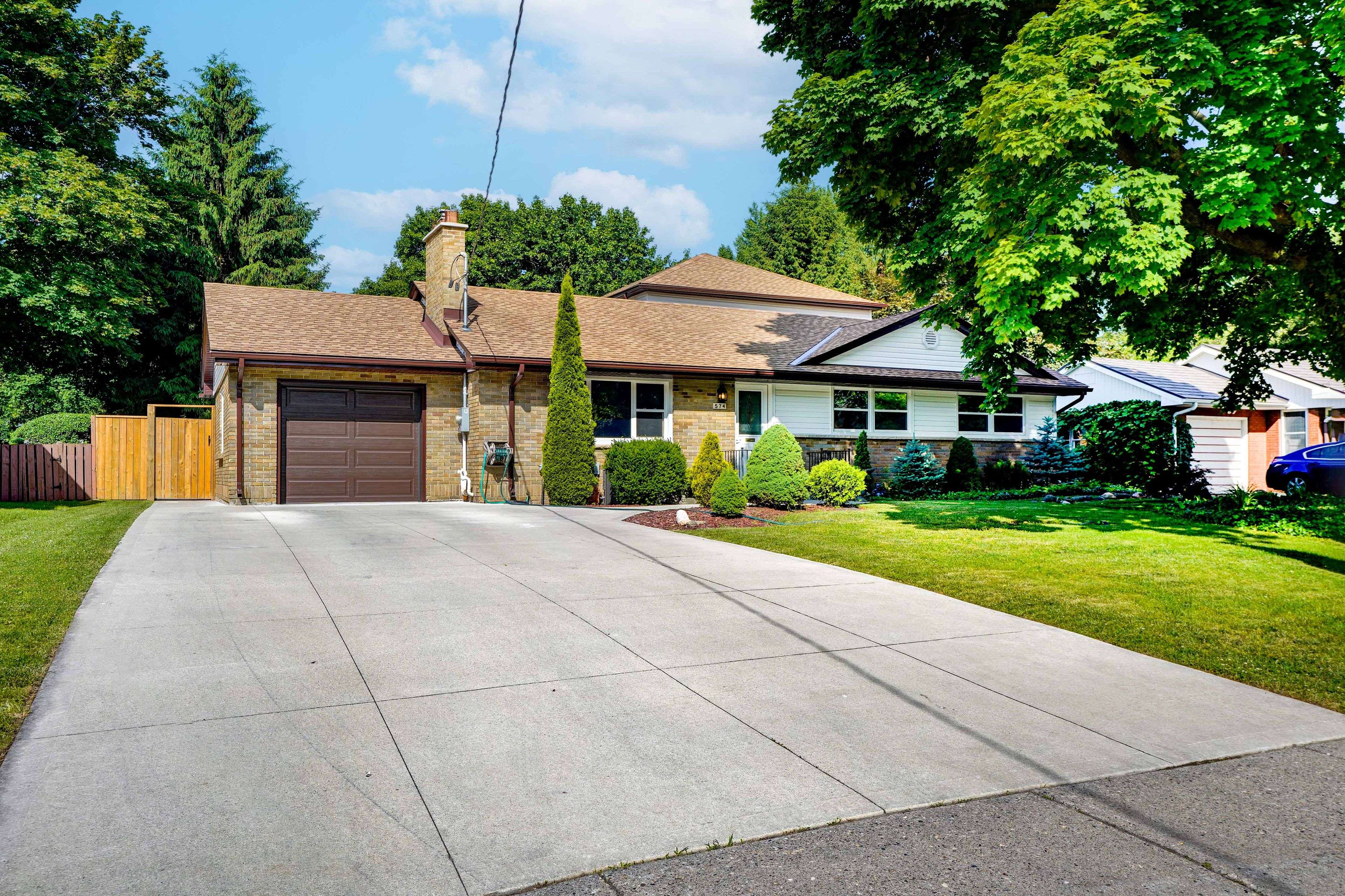 London North, ON N6H 3G2,574 Oakridge DR