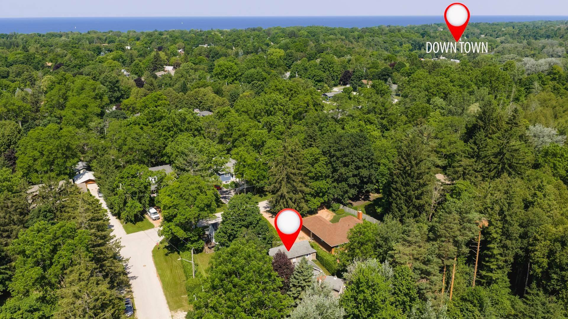 Bluewater, ON N0M 1G0,3 David ST E