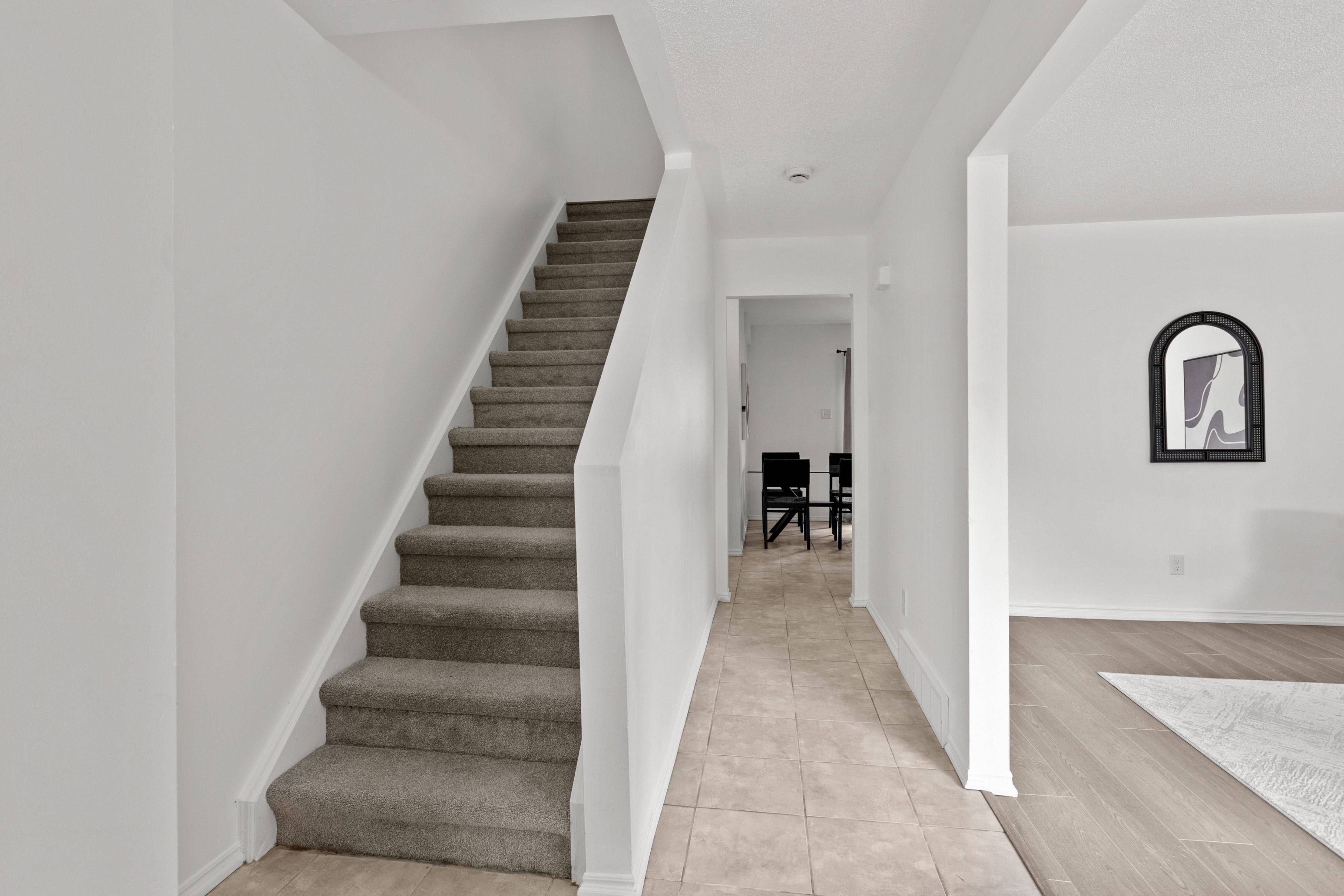 London East, ON N5V 2B9,484 Third ST #3
