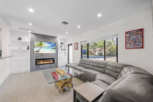 Fort Lauderdale, FL 33304,1231 NE 17TH TER
