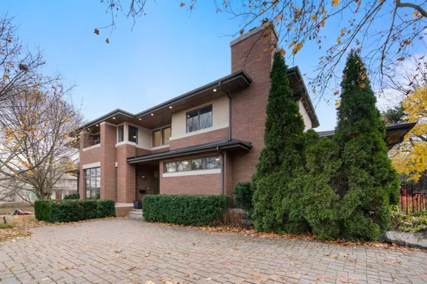 183 Arnold AVE, Vaughan, ON L4J 1C1