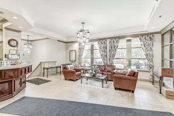 Burlington, ON L7L 6P6,100 Burloak DR #1218