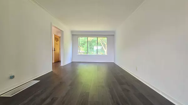 Toronto W02, ON M6S 4M2,204 Gooch AVE