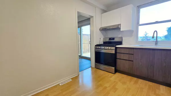 Toronto W02, ON M6S 4M2,204 Gooch AVE