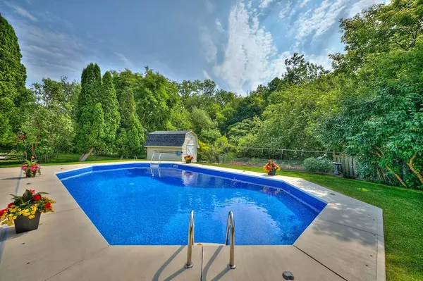 Niagara Falls, ON L2H 2S9,6884 Devon DR