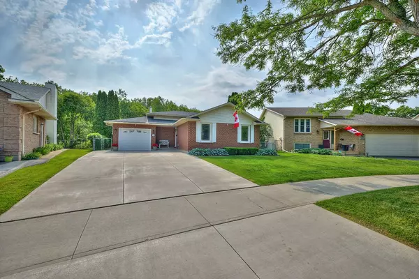 Niagara Falls, ON L2H 2S9,6884 Devon DR