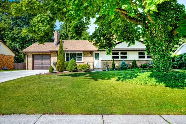 574 Oakridge DR, London North, ON N6H 3G2