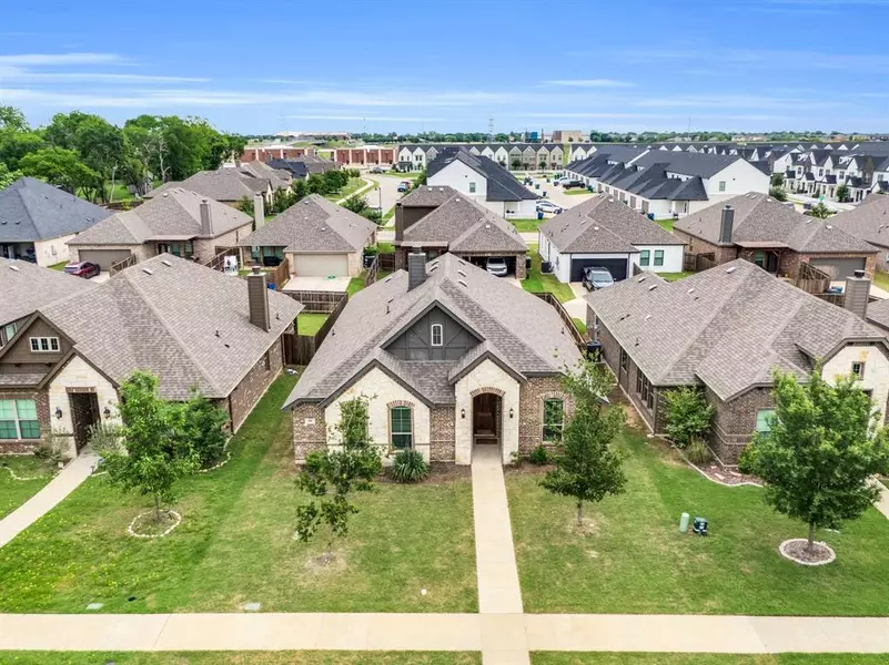 80 River Oaks Boulevard, Waxahachie, TX 75165