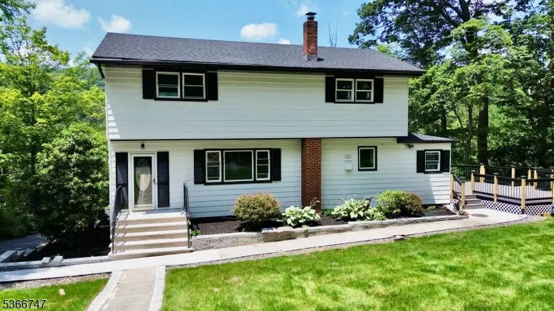 4 Fox Dr, Jefferson Twp., NJ 07438