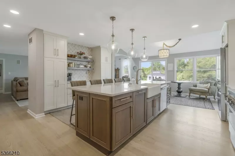 14 Heath Rd, Readington Twp., NJ 08889