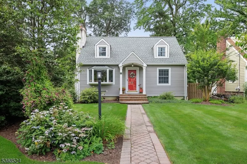 956 Summit Ave, Westfield Town, NJ 07090