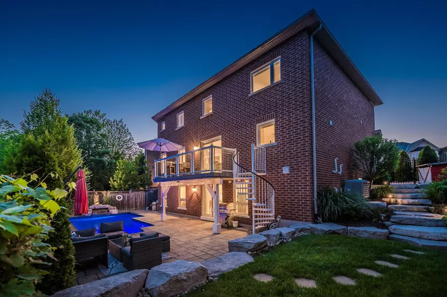 5248 Nova CRES, Burlington, ON L7L 7B8