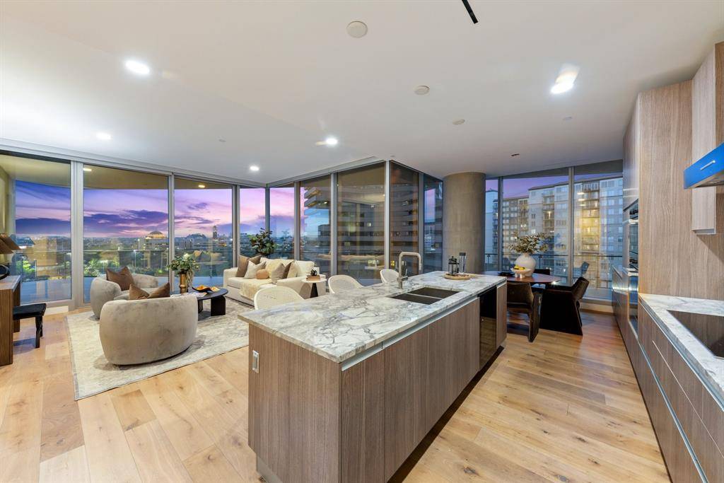 3130 N Harwood Street #804, Dallas, TX 75201