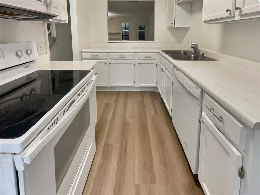 Fort Worth, TX 76133,7306 Kingswood Circle