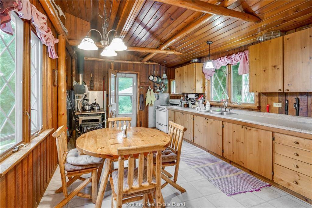 Webbwood, ON P0P2G0,4 Birch Lake Way