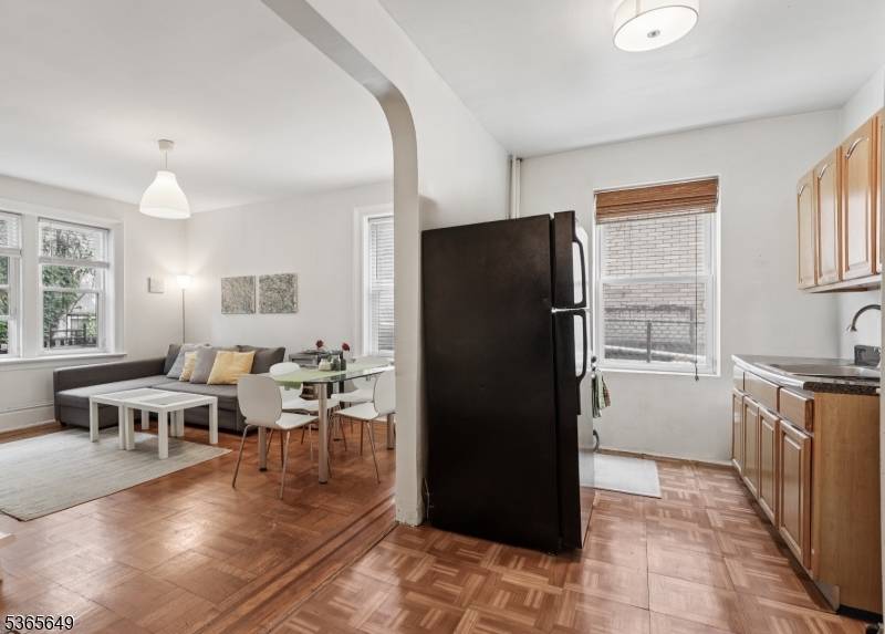 West New York Town, NJ 07093,6309 Boulevard East #14