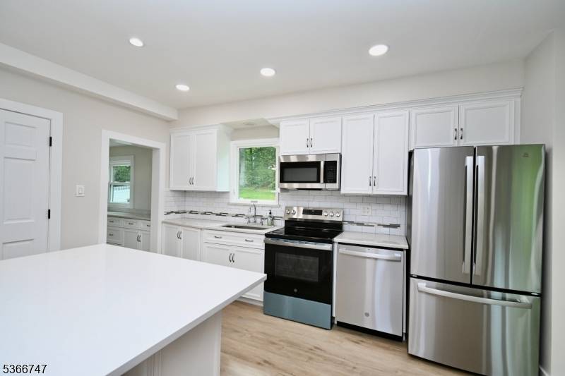 Jefferson Twp., NJ 07438,4 Fox Dr