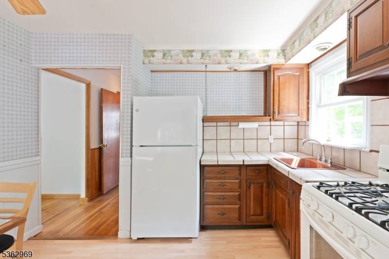 Wanaque Boro, NJ 07465,117 Midvale Ave