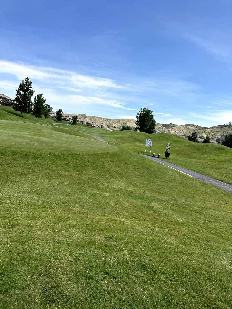 Lethbridge, AB T1K 6V1,256 Canyon BLVD W