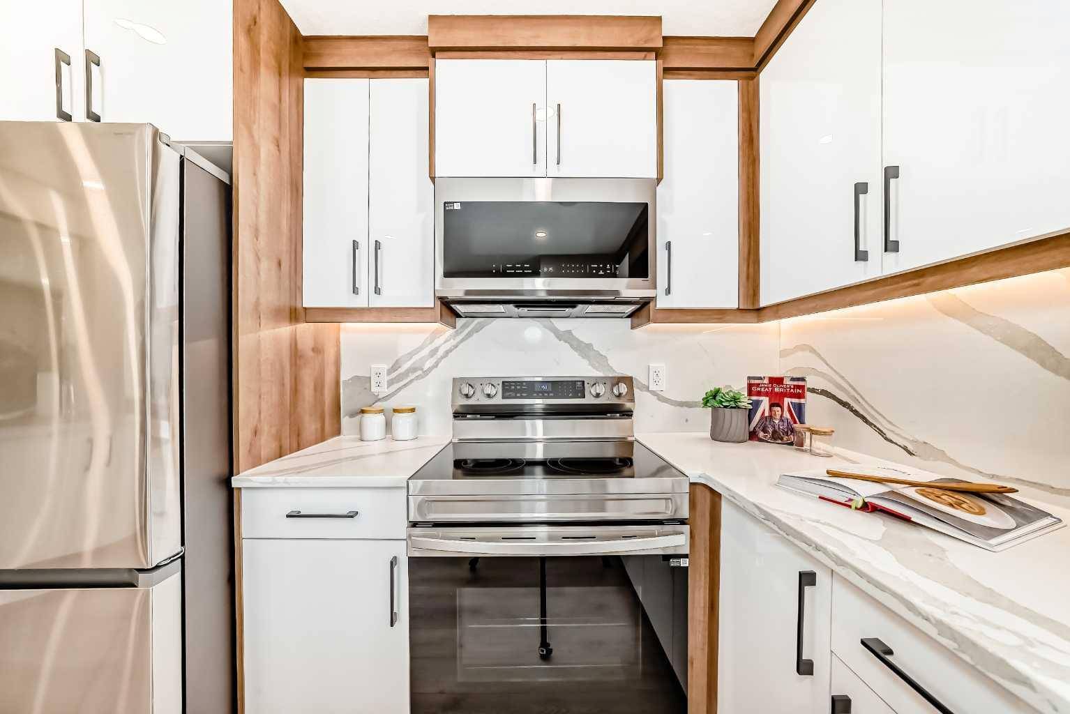 Calgary, AB T2W 0N7,10632 Shillington CRES SW