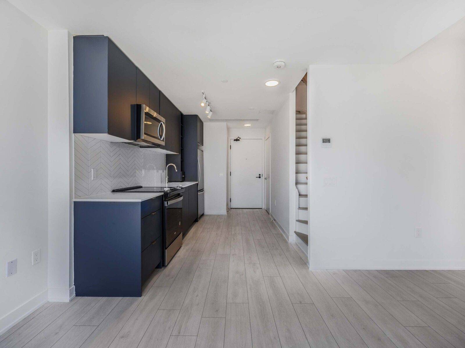 Whitby, ON L1N 0P5,1610 Charles ST #167