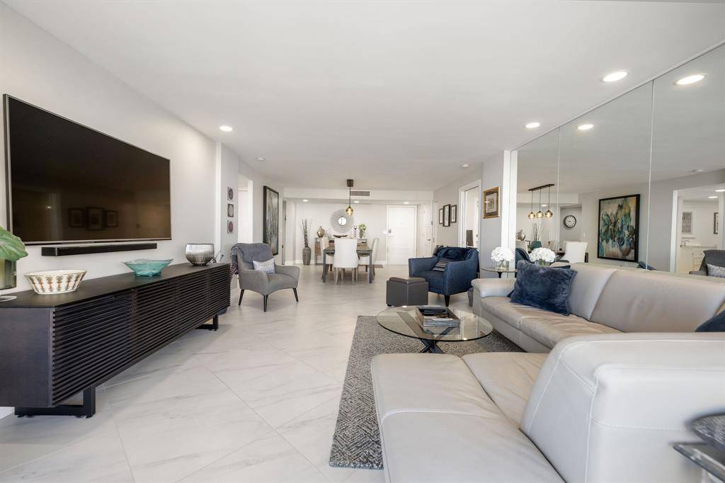 Palm Beach, FL 33480,3546 S Ocean Blvd #527