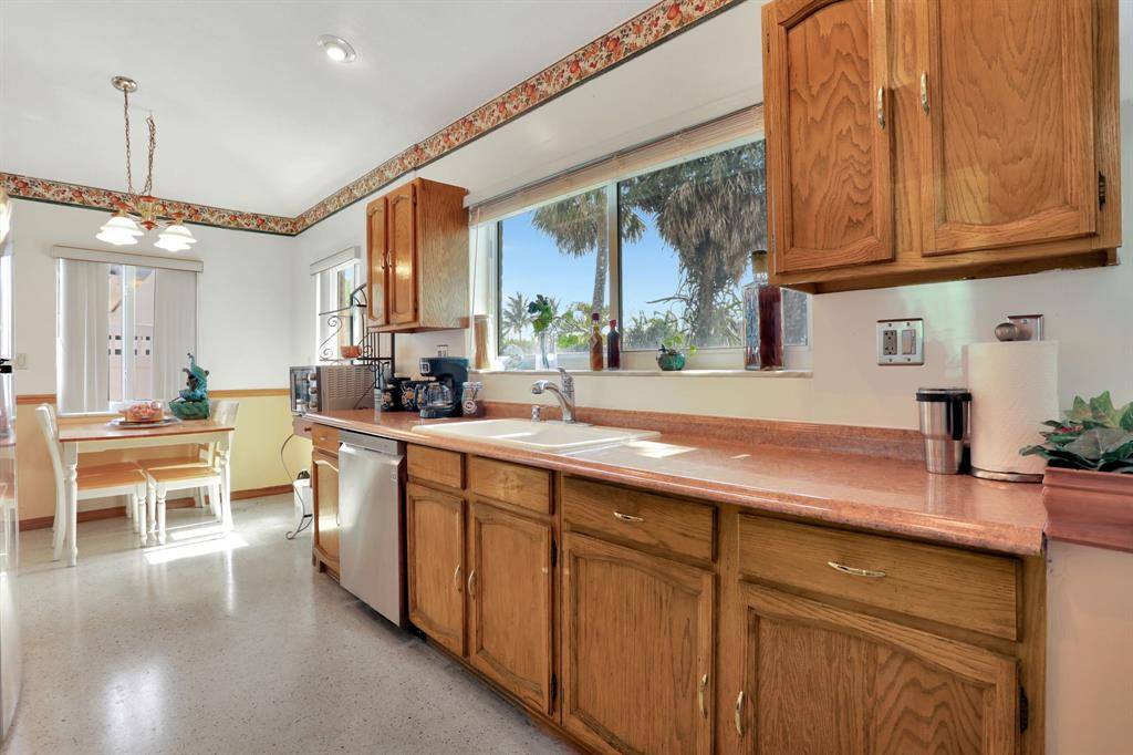 Pompano Beach, FL 33060,420 SE 14th Ave