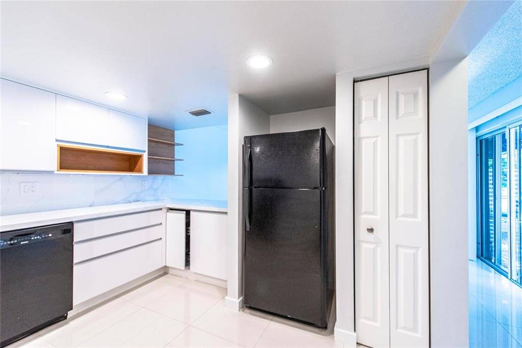 Plantation, FL 33324,574 NW 97th Ave #574